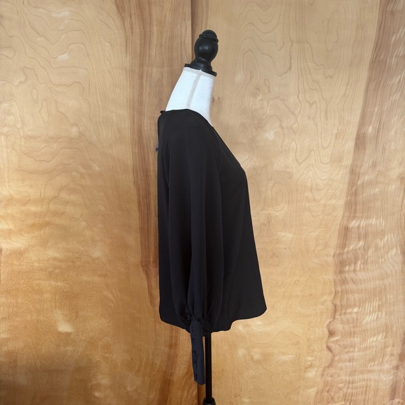 Express black blouse - Picture 2 of 3